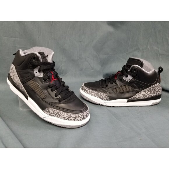 Jordan Spizike Sneakers Black Cement Size 2Y Dispaly BRAND NEW NO BOX! - Picture 1 of 10